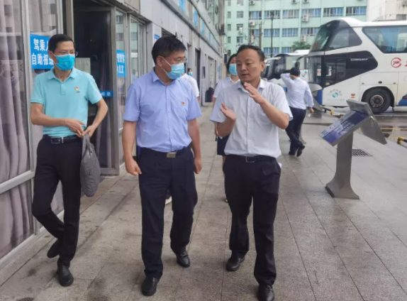 張小平一行督導都市城際公交安全、文明創(chuàng)建、疫情防控及黨史學習教育工作