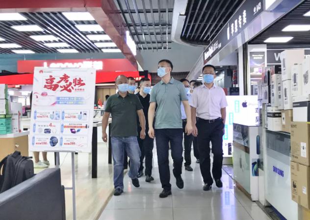 葛威敏一行督導(dǎo)長運物業(yè)、徐坊客運站疫情防控及安全工作