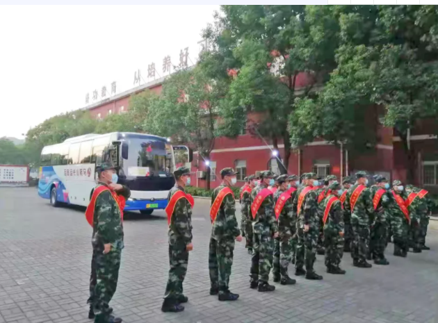 馬鞍山長(zhǎng)客圓滿完成新生入校、學(xué)生實(shí)習(xí)、新兵入伍運(yùn)輸任務(wù)