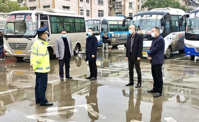 鄱陽長運慰問一線防疫員工并檢查指導(dǎo)疫情防控工作