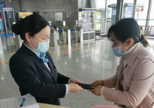 都市城際公交：熱心服務(wù)組找回遺失手機