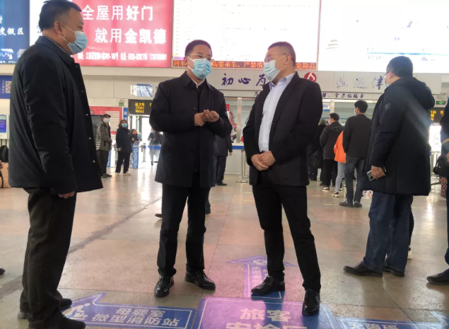 上饒市政府領(lǐng)導檢查上饒汽運春運應(yīng)急管理工作