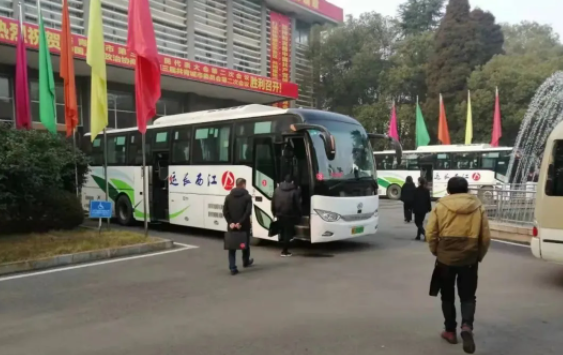 九江長(zhǎng)運(yùn)、景德鎮(zhèn)長(zhǎng)運(yùn)圓滿完成大型運(yùn)輸任務(wù)