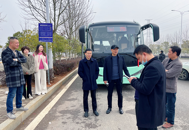 鄱陽長運(yùn)客運(yùn)分公司對(duì)蘆田工業(yè)園定制公交班線車輛進(jìn)行安全檢查