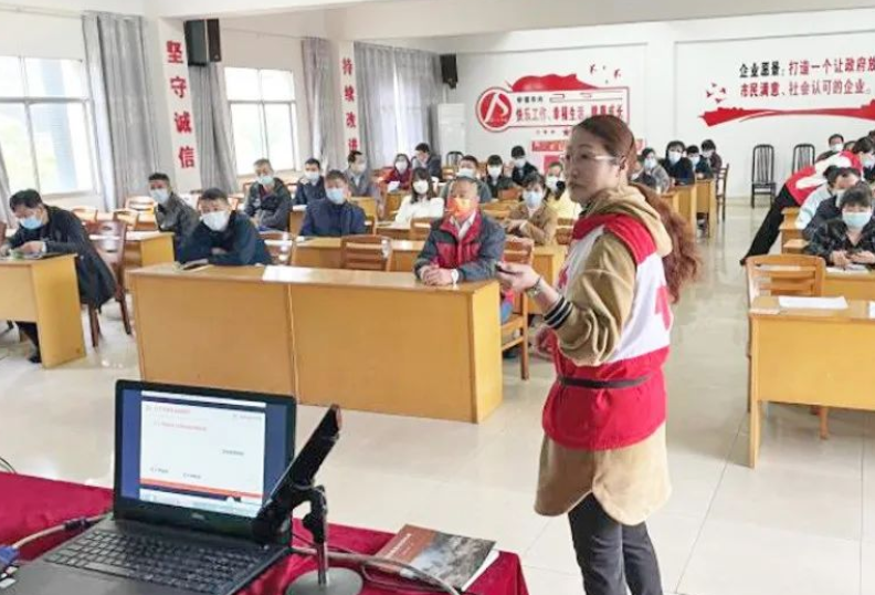 新余公交  新余長運   聯(lián)合開展“珍惜生命、守護安全”紅十字應急救護員培訓