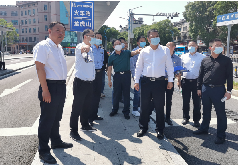 鷹潭公交 協(xié)調(diào)優(yōu)化火車站公交?？奎c(diǎn)    助力消除交通安全隱患