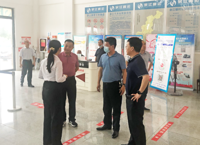 省交通運輸廳檢查組到余江長運檢查“四好農(nóng)村路”創(chuàng)建工作