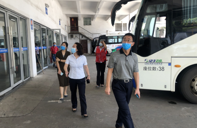 穆孫祥督導(dǎo)都市城際公交青山客運(yùn)分公司  文明創(chuàng)建、疫情防控及安全生產(chǎn)工作