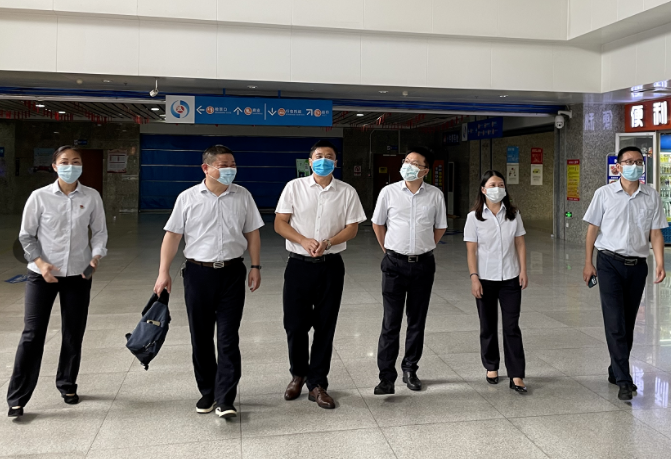 占梁前往都市城際公交、九江長運(yùn)開展督導(dǎo)、調(diào)研工作