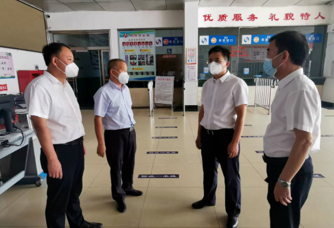 肖良芝深入一線督導復工復產(chǎn)、安全維穩(wěn)工作