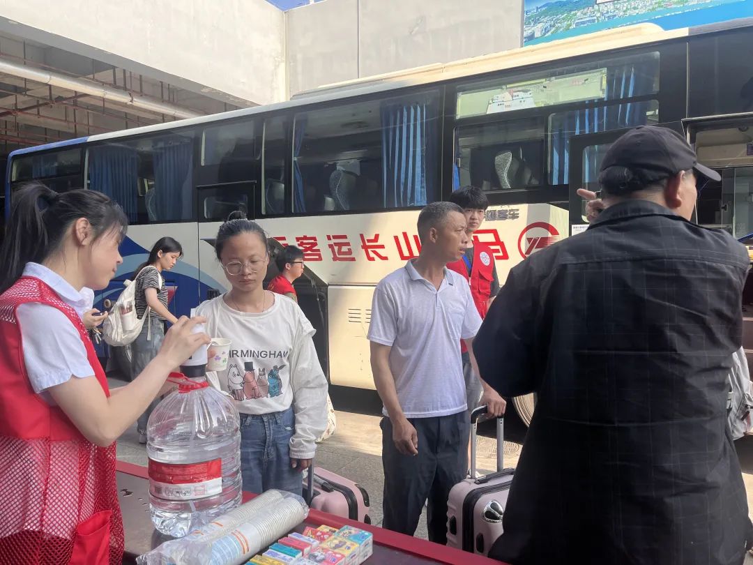 馬鞍山長客：校園直通車 一站式服務(wù)護(hù)航學(xué)子開學(xué)