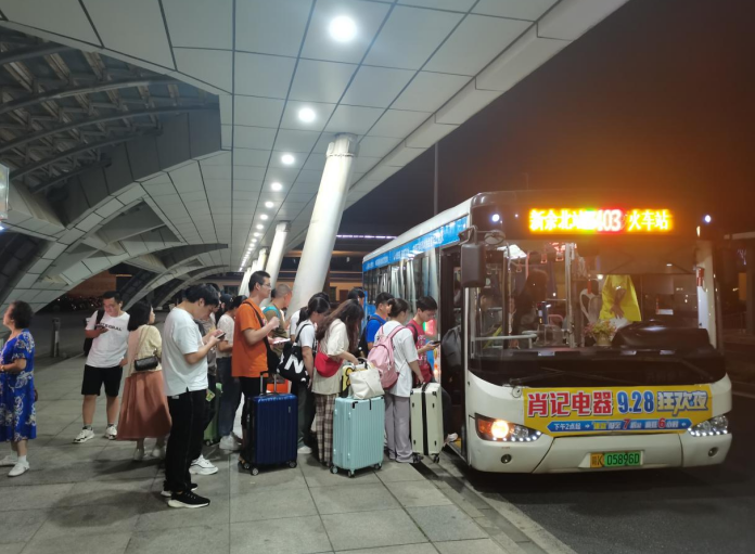 江西長(zhǎng)運(yùn)積極應(yīng)對(duì)中秋、國(guó)慶客流高峰