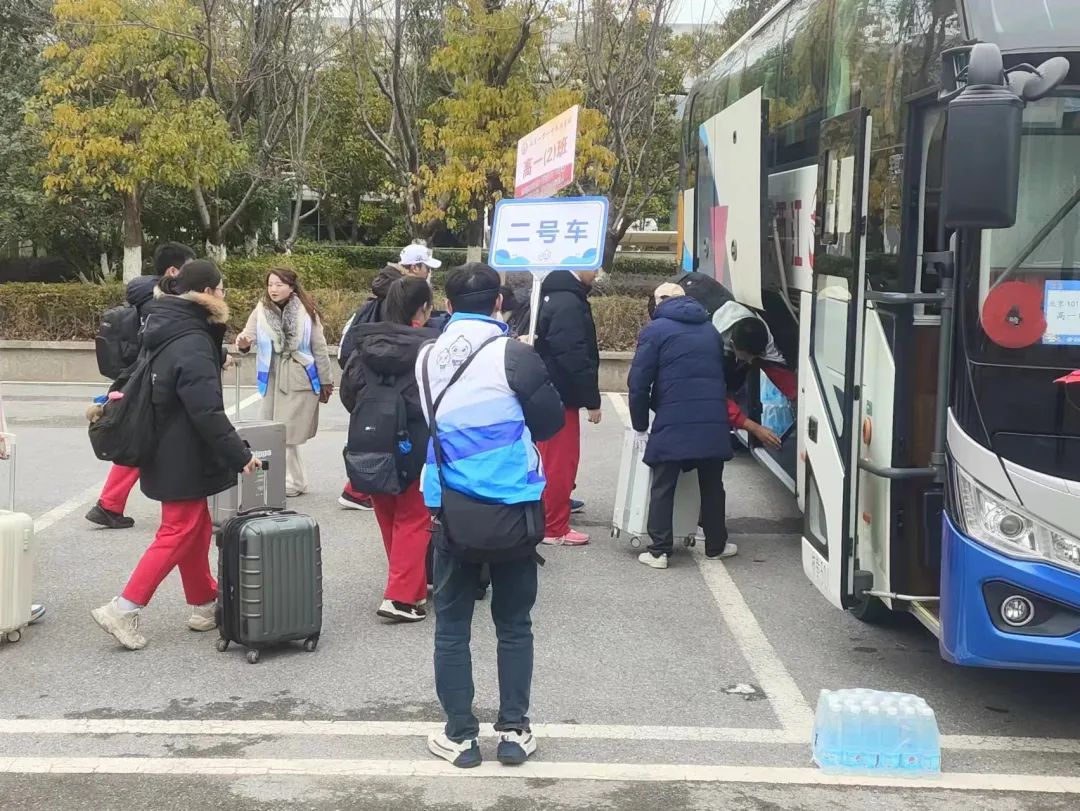 都市城際公交：開(kāi)張大吉！新車首單大型包車業(yè)務(wù)順利啟航