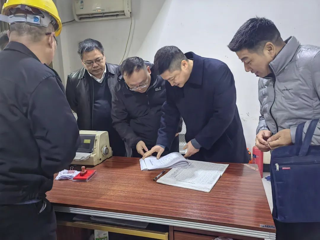 占梁一行檢查鄱陽長運(yùn)、上饒汽運(yùn)春運(yùn)工作