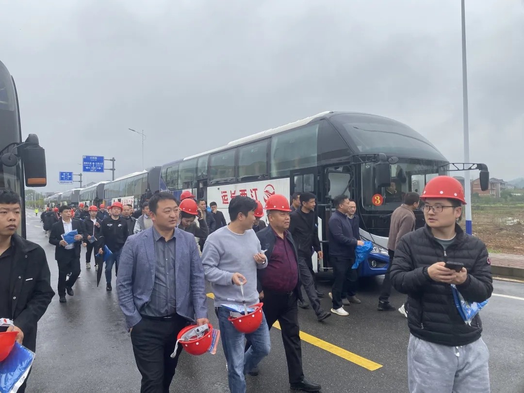 上饒汽運(yùn):圓滿完成廣豐區(qū)工業(yè)項目集中開(竣)工活動運(yùn)輸任務(wù)