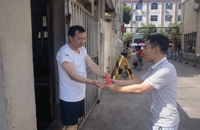 撫州長運：夏日送關(guān)懷 西瓜甜入心