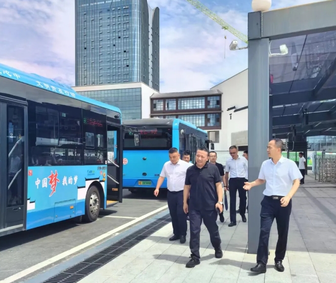 李偉一行調(diào)研上饒汽運、婺源公交