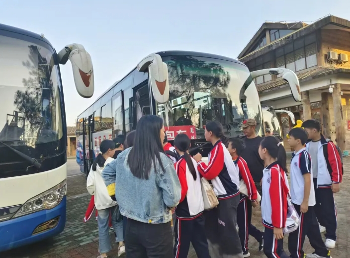 撫州長運:崇仁分公司圓滿完成秋季研學游運輸任務