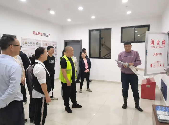 都市城際公交:開(kāi)展2024年全國(guó)消防宣傳月消防知識(shí)培訓(xùn)及應(yīng)急演練